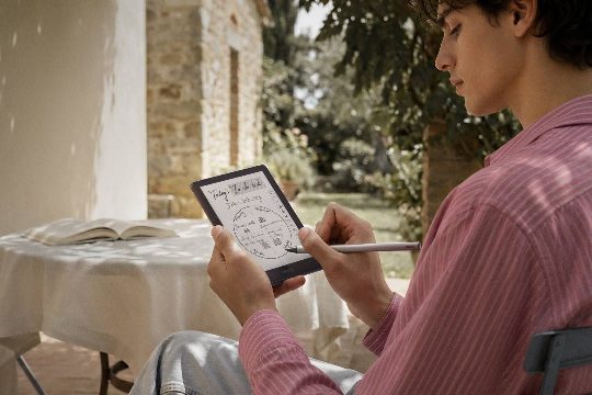 This e-reader brand just announced 4 new models that beat Kindle at the one thing that matters