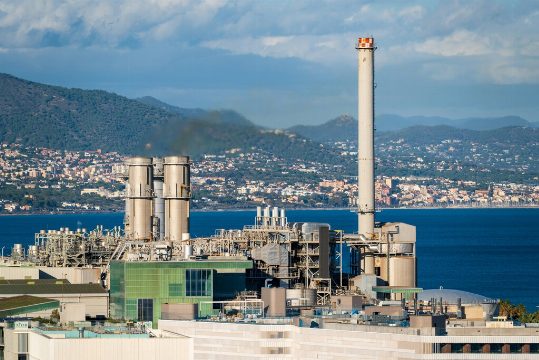 La drástica ruptura de Moeve y Galp explica lo difícil que es transformar el negocio energético en España