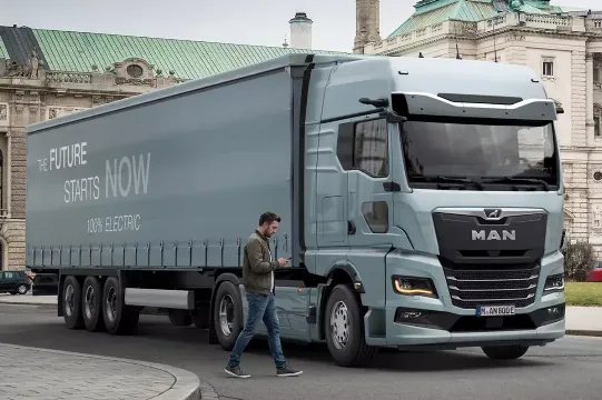 Quer dirigir caminhão ou ônibus? Veja como mudar a CNH