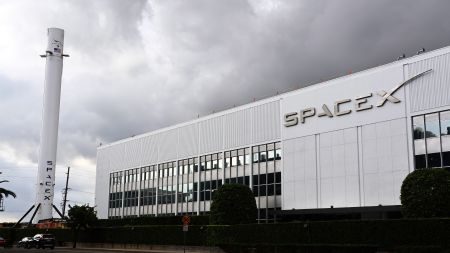 SpaceX Wechselt von NASA zu Anthropic: Ein neuer Raumfahrungsmodell