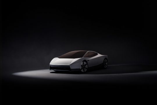 Tesla Roadster voa, anda de cabeça para baixo e faz 0 a 96 km/h em 0,81 segundo