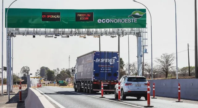 Golpe do “free flow” usa sites falsos e medo de multa para roubar motoristas
