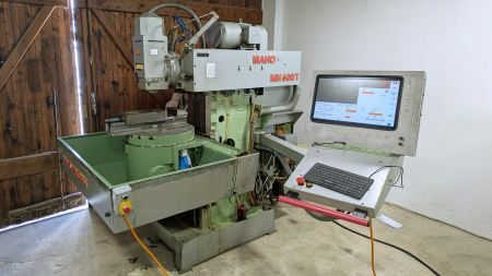 heise+ | Wie eine Industriefräse in eine Hobbywerkstatt kam