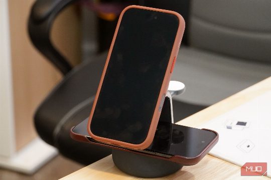 I tested Qi2 charging with and without a case, and the difference surprised me