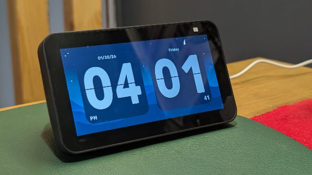 Someone put Apple CarPlay on an Amazon Echo Show running Android, and it actually works