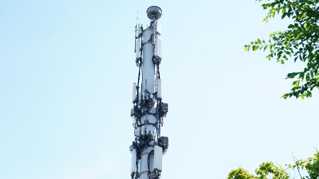 Bell boosts wireless in Toronto with another new wireless site