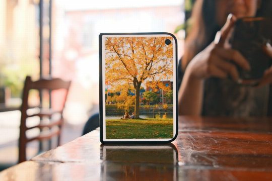 O iPhone Duo: Um Doublável com Acabamento de Excelência Mas Problemas de Aplicativos e Tela Externa