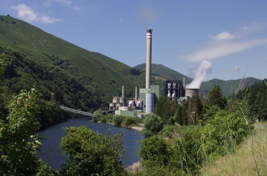 El Pueblo Abandonado de Soto de la Barca: Una Historia de Energía y Desmantelamiento