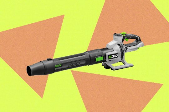 Best Battery-Powered Leaf Blowers (2026): Tested for Power, Battery Life, and Noise