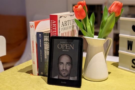 Kindle Colorsoft: Un Leitor de Libros Electrónicos con Pantalla a Color y Sin Reflejos
