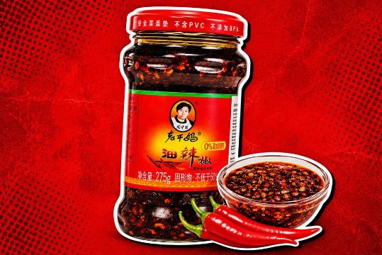 Una popular salsa picante China tiene ingresos récord gracias a la IA. Y también una enorme crisis reputacional