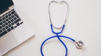 Microsoft Lança Sistema de IA Médico com Precisão de 83%, Superando Médicos