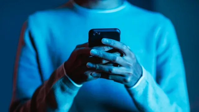 App expõe vício em redes sociais e tempo perdido de maneira chocante
