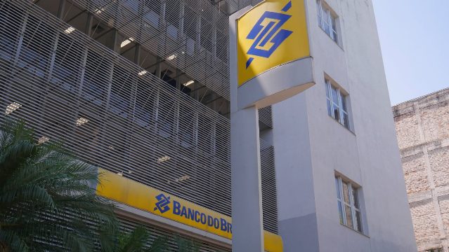 Bancos, Correios e Pix funcionam no feriado de 12 de outubro Veja o que abre na segunda-feira