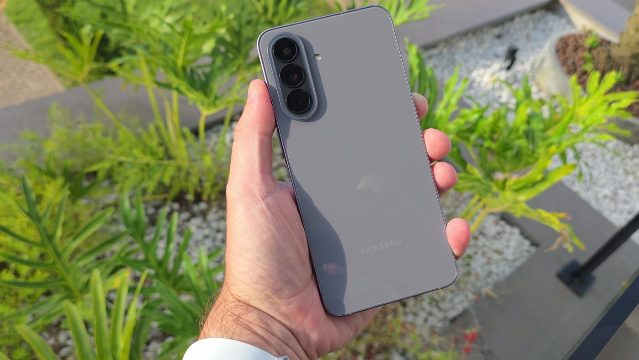 Samsung libera atualização de setembro para o Galaxy A57