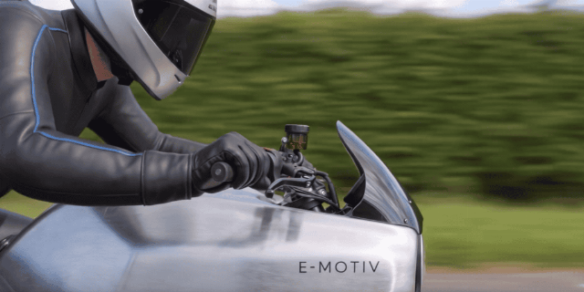 Moto elétrica ganha câmbio de duas marchas para melhorar desempenho e eficiência