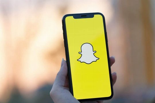 Meta e Snap vão a julgamento nos EUA por vício de jovens em redes