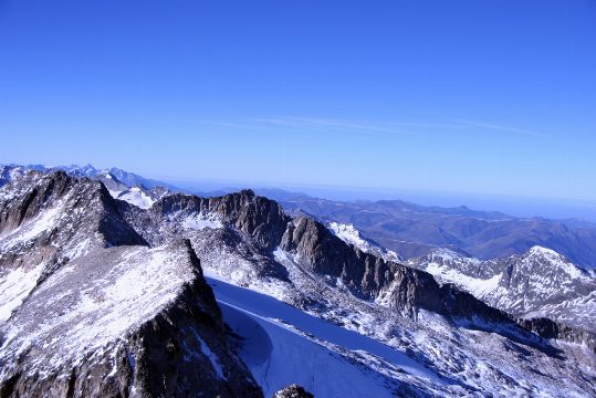 El Aneto: El Glaciar Pirenaico en Declive Crítico